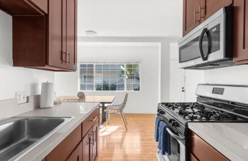 Modern Furnished 2 Bedroom in West LA - Foto 14