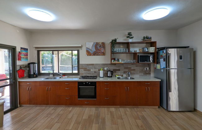 Villa BaGalil 5BR Retreat by Sea N' Rent - Foto 14