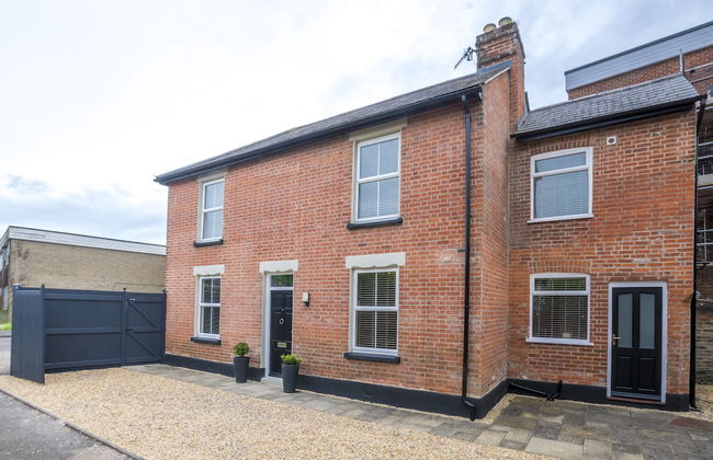 Blackfriars Cottage - Photo 1