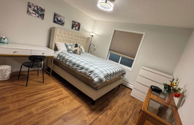 MainFloorCondo CozyFurnished Independent - Photo 3