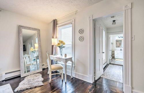 Renovated Farmhouse w Mountain Views and Fire Pit - Foto 26