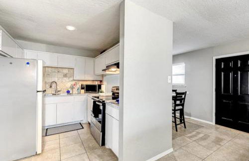 Charming 2BR in Central Lawton - Near Fort Sill - Photo 23