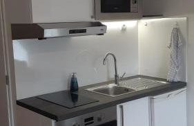 "Monplaisir", parking, canapé-lit neuf confortable, idéal voyages d'affaires et tourisme, proximité commerces, gare, Université Lyon 3 , Tram T2, T4 et C25 - Photo 13