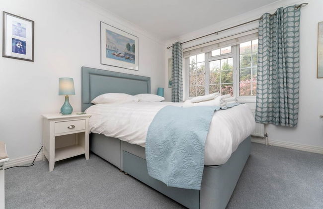 Host Stay Martlet House - Photo 3