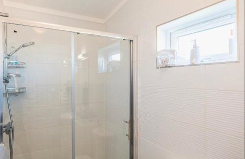 Luxury lodge - St Helens - Photo 34