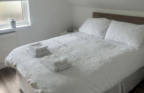 Lanarkshire Apartment- Views- Sleeps 4- Balcony - Photo 16