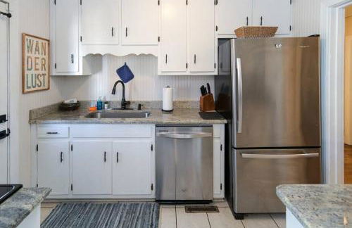 Peaceful home in downtown Huntsville with nice back patio! - Foto 9