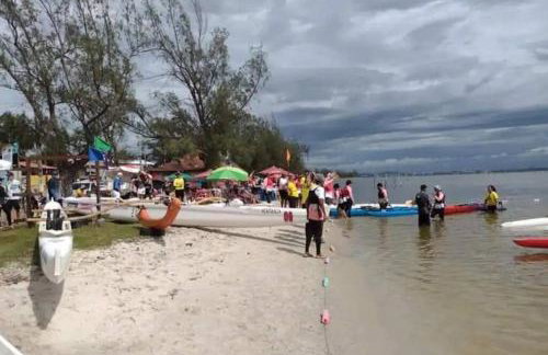 Pé na areia, água de coco, mar! - Foto 53