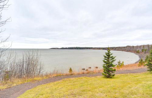 Pool and Lake Access Northern Lakes Retreat! - Foto 26