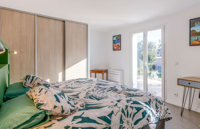 4 bedroom House in Bormes-les-Mimosas with garden and terrace - Photo 11