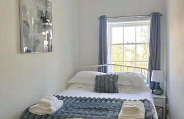 Beautiful Grade 2 Home in centre of Newcastle-St James Park FREE CITY PARKING - Foto 36