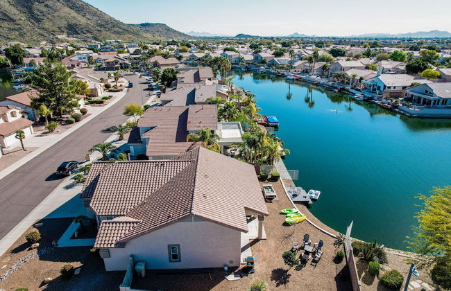 Lakefront Oasis - Foto 38