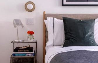 Modern 2BR Brooklyn Retreat Near Manhattan with Private Backyard - Photo 19