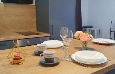 City heaven,self check in, with free parking - Foto 35