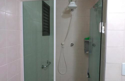 apartamento com linda sacada em direção ao mar - Foto 4