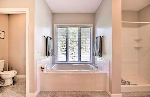 House with Deck, Fire Pit - 15 Mins to Snowshoe! - Foto 14