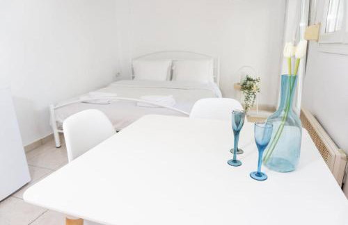 Dimitra's cosy studio in old town with backyard - Foto 16