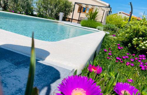 Holiday House Tesser with Pool - Foto 56