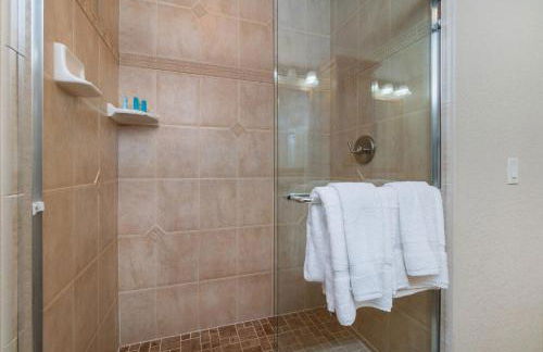 Villa Hibiscus-Waterfront-Free Heated Pool-Dock-Bikes-Other Amenities - Photo 50