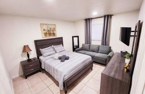 Amazing 5 Bedroom Pool Home - Minimum 28 days Stay Only Great Location! - Foto 6