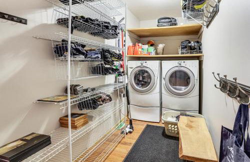 Ski, Hike and Ride On-Site 80-Acre Retreat in Boon - Foto 11