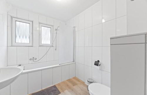 Worker Apartments Oberboihingen near Stuttgart, Nürtingen, Autobahn A8, Parking,Wifi,Smart,Smart TV - Foto 48