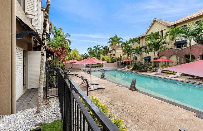 Reef Apartment Cairns - 4 Pools Resort BBQ - Photo 6