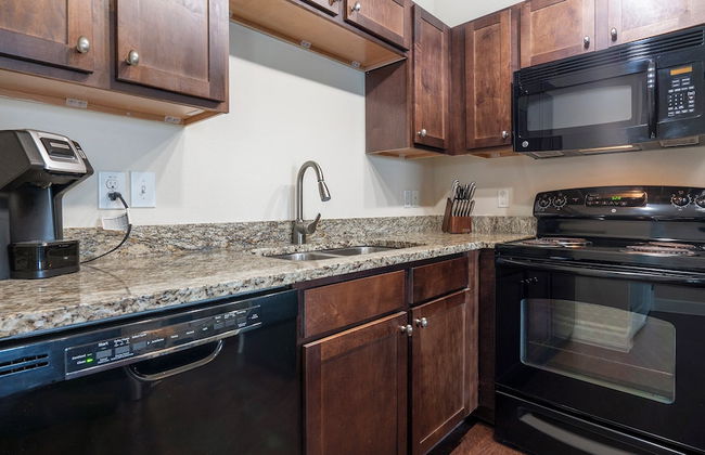 Westpointe Drive Apartments by Landing - Photo 12