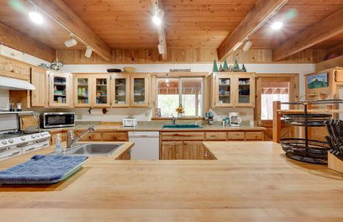 Pet-Friendly House with Deck Near Crater Lake! - Foto 12
