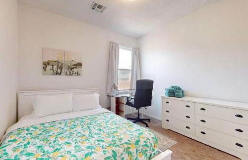 King Bed with Pool Access and Dog Friendly - Foto 16