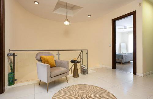 Hestia Grey Villa with Guest House & Private Pool - Foto 36