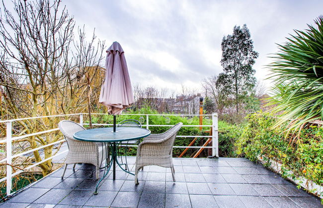 Entire 1bed Studio With Ensuite, Balcony & Parking - Foto 24