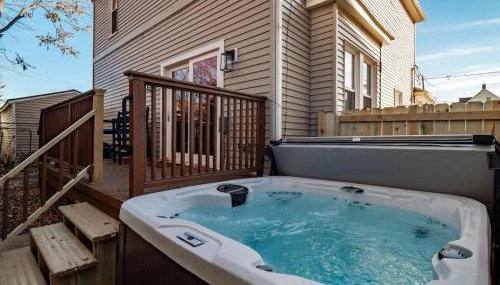 Cleveland Escape - Hot Tub - Karaoke Machine - Sleeps 12 - Foto 3