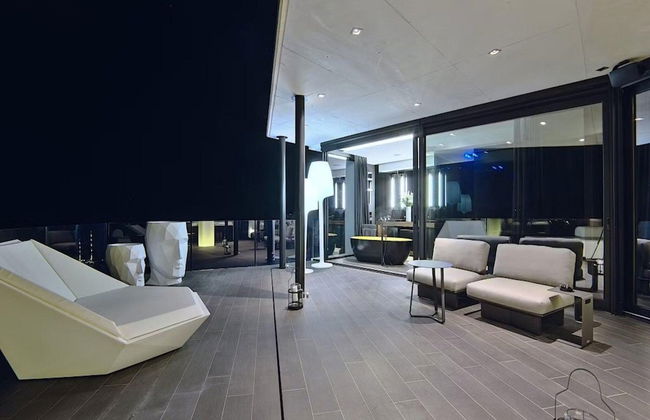 Striking Villa With Terraced Garden - Foto 29