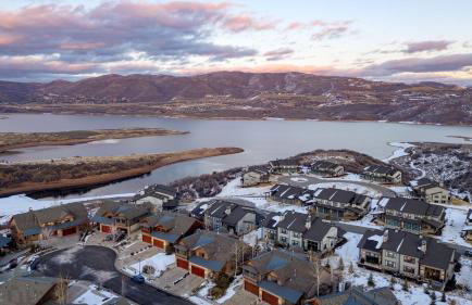 Blue Skies Lakeside Family-friendly Getaway w/ Hot Tub & BBQ - Foto 56