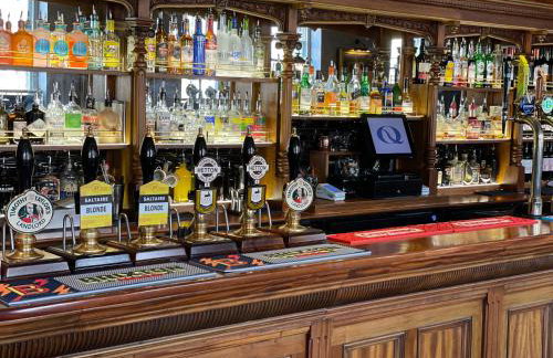 The Queens Head, Parkside apartment 2 - Photo 13