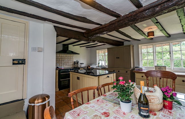 Yew Tree Cottage- Sleeps 12, Garden & Pet-friendly - Foto 13