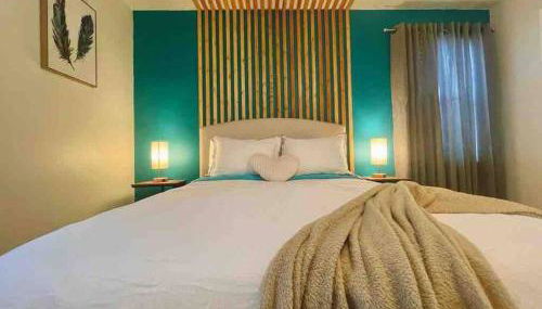 The Botanical Retreat, King Comfort & Poolside Peace - Photo 3