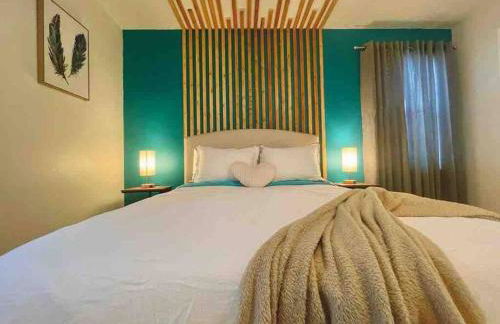 The Botanical Retreat, King Comfort & Poolside Peace - Photo 3