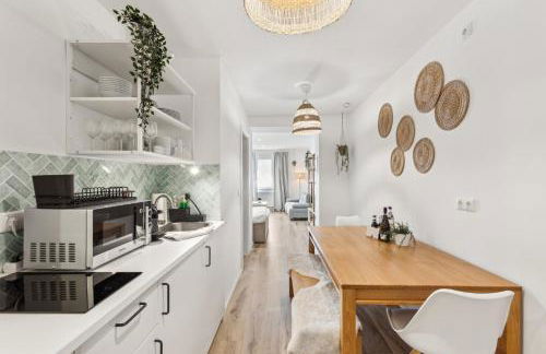 Gemütliches 2 Zimmer Ambient Apartment mit Queensize-Bett , Etagenbett& Schlafsofa in Alsternähe - Foto 3