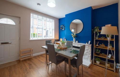 Whole Town House - Town centre! - Photo 12