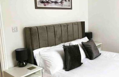 Grand Apartment on HOE/BARBICAN Allocated PARKING! - Foto 24