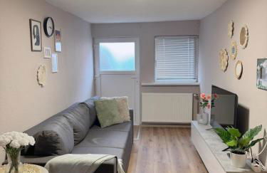 Near Messe, Airport, City Center with Private Garden and Parking - Foto 4