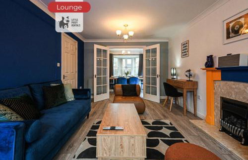 4 Bedroom Family House with 5 Beds, Parking and Fast WiFi - Foto 6