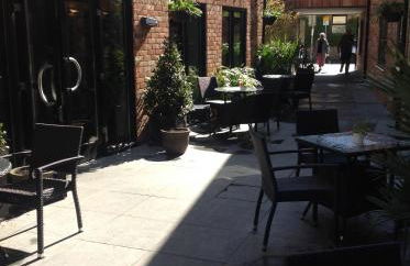 Rooms @ Number Six - Photo 47