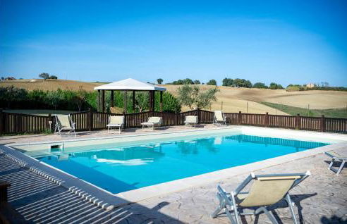 6 Bedroom Beautiful Home In Treia - Foto 10