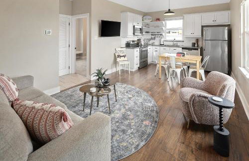 1 Bedroom Guest House Across the Street From Kyle Field - Foto 1