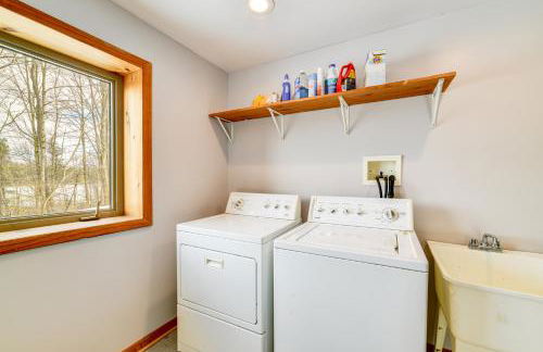 Golf, Fish and Ski Retreat with Game Room in Thompson - Foto 27