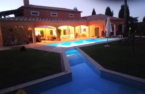 Retiro dos Cedros - Quarto Adega - Foto 15