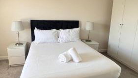 Modern & cozy 4 bed detached home - Foto 5, towels, wardrobe